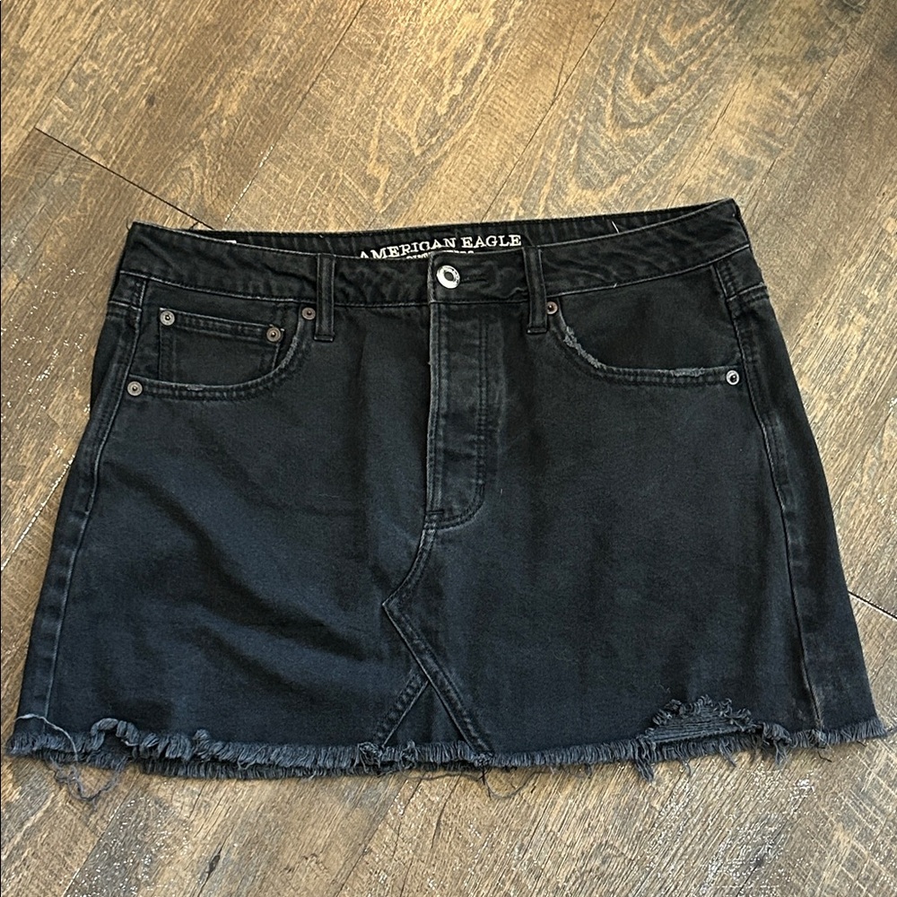 American Eagle Women's Black Denim Mini Skirt Size 12‎ Frayed Hem y2k Preppy